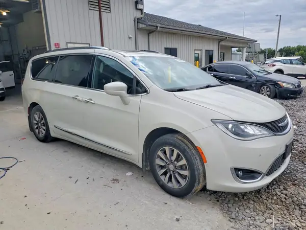 2C4RC1EG0KR746032 — 2019 Chrysler Pacifica, zdjęcie 4 z Copart 23.10.2026, Uszkodzenia mechaniczne