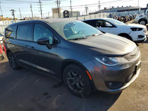 2C4RC1FG8KR605062 — 2019 Chrysler Pacifica, photo 4 from Copart 14.10.2026, Rear end