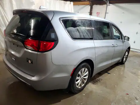 2C4RC1FG2KR508066 — 2019 Chrysler Pacifica, photo 3 from Copart, Front end