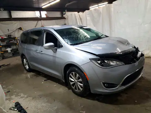 2C4RC1FG2KR508066 — 2019 Chrysler Pacifica, photo 4 from Copart, Front end