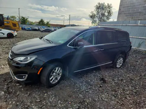 2C4RC1BG3LR137667 — 2020 Chrysler Pacifica, Tył (Rear End), zdjęć przed naprawą