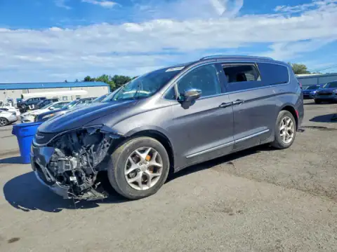 2C4RC1GG9LR284021 Chrysler Pacifica 2020 — Front end damage, before-repair photo