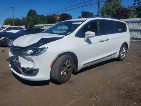 2C4RC1BG3LR106743 — 2020 Chrysler Pacifica, Front end (Front End), before-repair photos