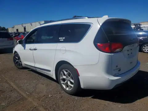 2C4RC1BG3LR106743 — 2020 Chrysler Pacifica, фото 2 с аукциона Copart, ПЕРЕДНЯЯ ЧАСТЬ