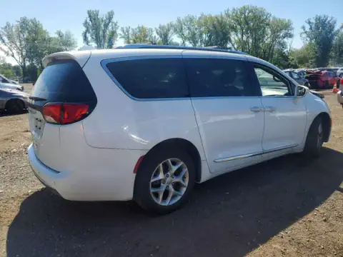2C4RC1BG3LR106743 — 2020 Chrysler Pacifica, фото 3 с аукциона Copart, ПЕРЕДНЯЯ ЧАСТЬ