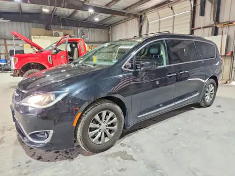 2C4RC1BG9LR101482 — 2020 Chrysler Pacifica, Hail (Hail), before-repair photos