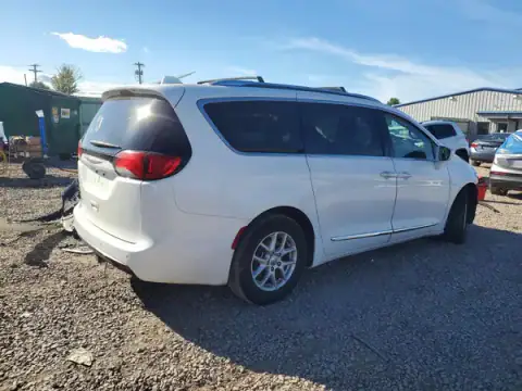 2C4RC1BG0LR105761 — 2020 Chrysler Pacifica, zdjęcie 3 z Copart 19.10.2026, Przód