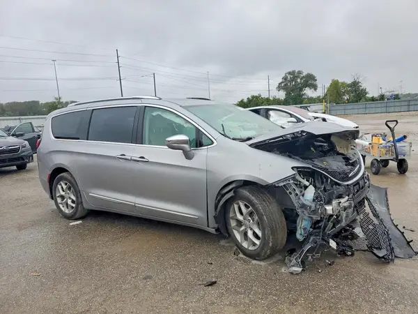 2C4RC1GG3LR144319 — 2020 Chrysler Pacifica, фото 4 с аукциона Copart, Передняя часть