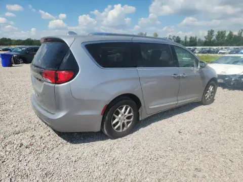 2C4RC1BG9LR279988 — 2020 Chrysler Pacifica, photo 3 from Copart, Front end