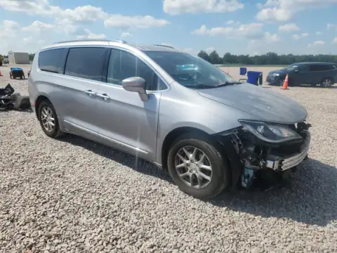 2C4RC1BG9LR279988 — 2020 Chrysler Pacifica, photo 4 from Copart, Front end