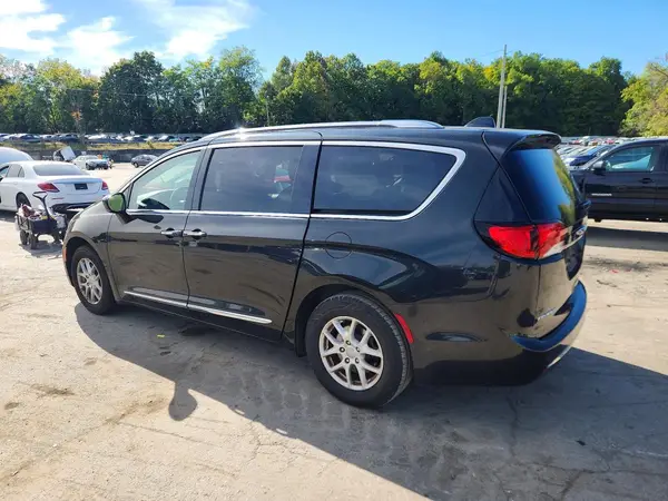 2C4RC1BG6LR210191 — 2020 Chrysler Pacifica, photo 2 from Copart, Side