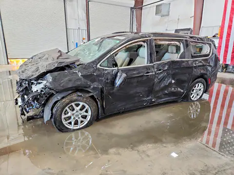 2C4RC1BG3MR600716 — 2021 Chrysler Pacifica, Rollover (Rollover), before-repair photos