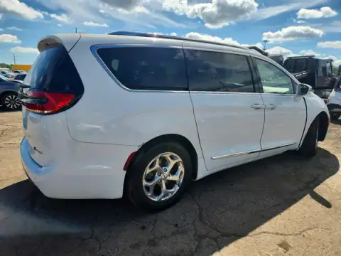 2C4RC1S77MR510856 — 2021 Chrysler Pacifica, zdjęcie 3 z Copart, Przód
