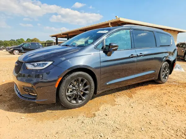 2C4RC1BG7MR503356 Chrysler Pacifica 2021 — Rear end damage, before-repair photo