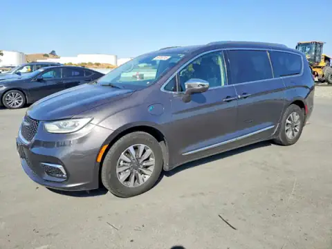2C4RC1S76MR536462 — 2021 Chrysler Pacifica, Vandalism (Vandalism), before-repair photos