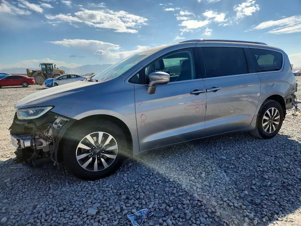 2C4RC1BG8MR527620 Chrysler Pacifica 2021 — uszkodzenie Tył, zdjęcie przed naprawą