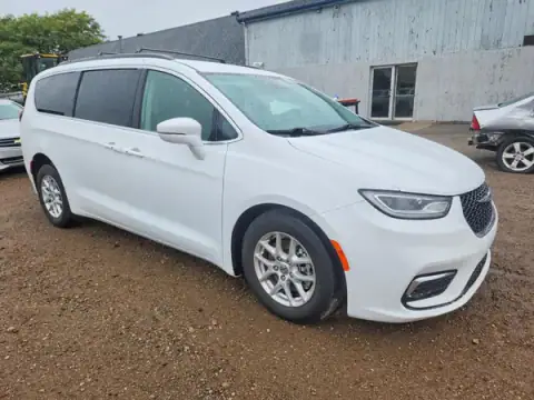 2C4RC1BG6NR141571 — 2022 Chrysler Pacifica, photo 4 from Copart, Side