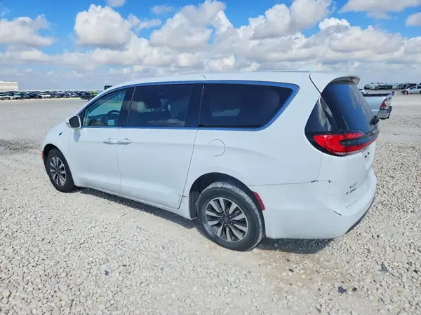 2C4RC1L79NR207321 — 2022 Chrysler Pacifica, photo 2 from Copart, Side
