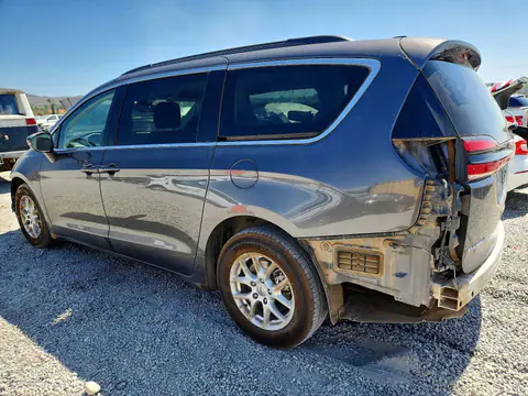 2C4RC1BG3NR134190 — 2022 Chrysler Pacifica, photo 2 from Copart 21.10.2026, Side