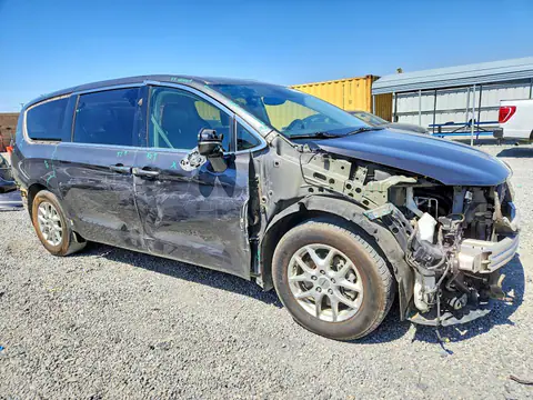 2C4RC1BG3NR134190 — 2022 Chrysler Pacifica, photo 4 from Copart 21.10.2026, Side