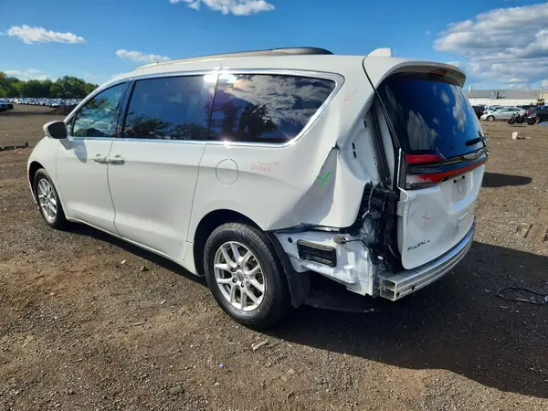 2C4RC1BG8NR213077 — 2022 Chrysler Pacifica, photo 2 from Copart 28.09.2026, Rear end