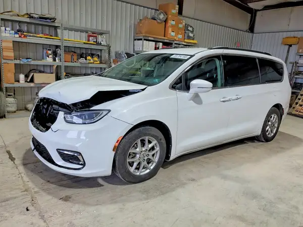 2C4RC1BG3NR158585 Chrysler Pacifica 2022 — uszkodzenie Przód, zdjęcie przed naprawą
