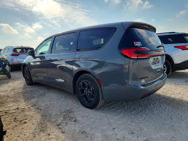 2C4RC1S7XNR129830 — 2022 Chrysler Pacifica, photo 2 from Copart, Hail
