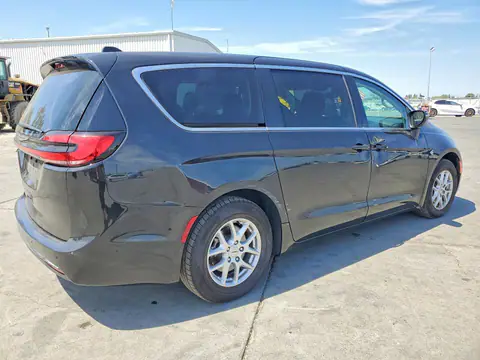 2C4RC1BG3PR550422 — 2023 Chrysler Pacifica, фото 3 з Copart 26.10.2026, Бокова частина