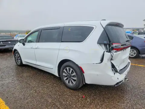 2C4RC1S70PR572930 — 2023 Chrysler Pacifica, photo 2 from Copart 21.09.2026, Rear end