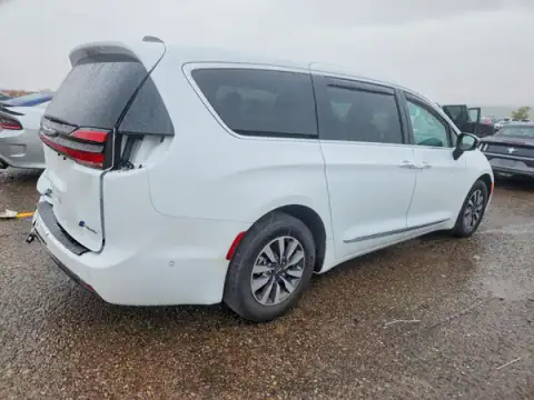 2C4RC1S70PR572930 — 2023 Chrysler Pacifica, photo 3 from Copart 21.09.2026, Rear end