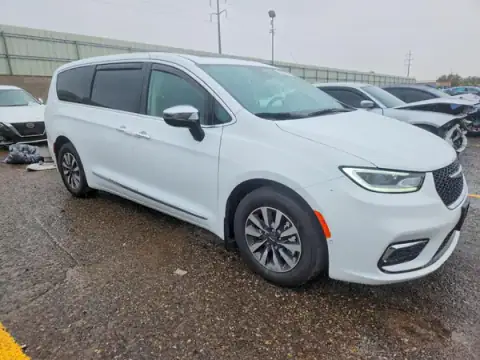 2C4RC1S70PR572930 — 2023 Chrysler Pacifica, photo 4 from Copart 21.09.2026, Rear end