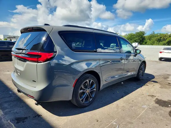 2C4RC3BG3PR600408 — 2023 Chrysler Pacifica, фото 3 с аукциона Copart, Подтопление