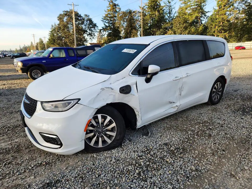 2C4RC1L73PR622525 Chrysler Pacifica 2023 — Front end damage, before-repair photo