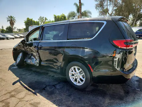 2C4RC1BG9RR178796 — 2024 Chrysler Pacifica, photo 2 from Copart 20.10.2026, Side