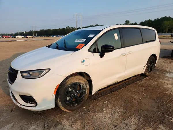 2C4RC1S71RR158428 — 2024 Chrysler Pacifica, Подтопление (Water/Flood), фото до ремонта