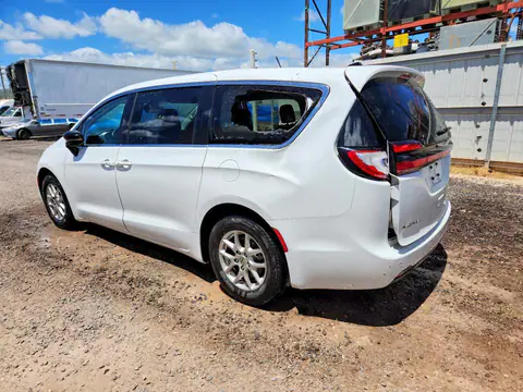 2C4RC1BG9RR176370 — 2024 Chrysler Pacifica, photo 2 from Copart 28.09.2026, Roof