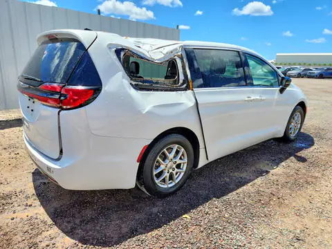 2C4RC1BG9RR176370 — 2024 Chrysler Pacifica, photo 3 from Copart 28.09.2026, Roof