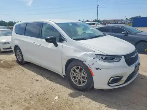 2C4RC1BGXRR116517 — 2024 Chrysler Pacifica, photo 4 from Copart 22.09.2026, Front end