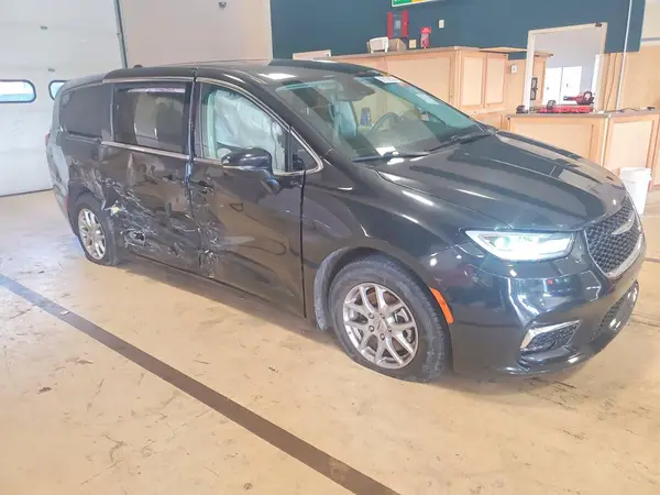 2C4RC1BG6RR101903 — 2024 Chrysler Pacifica, photo 4 from Copart, Side