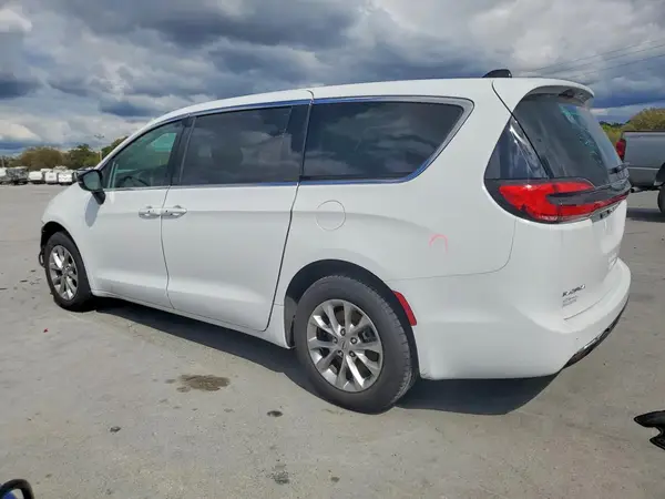 2C4RC3BG6RR161109 — 2024 Chrysler Pacifica, photo 2 from Copart, Front end