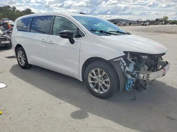 2C4RC3BG6RR161109 — 2024 Chrysler Pacifica, photo 4 from Copart, Front end