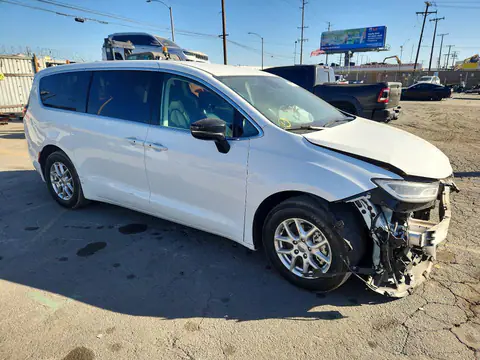 2C4RC1BG2RR204347 — 2024 Chrysler Pacifica, фото 4 з Copart 26.10.2026, Передня частина