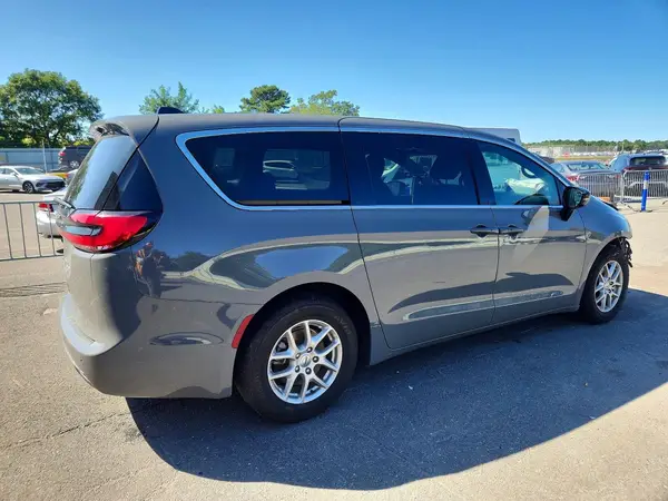 2C4RC1BG2SR504511 — 2025 Chrysler Pacifica, photo 3 from Copart 30.09.2026, Front end