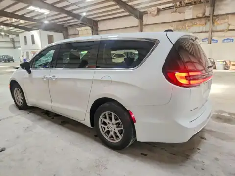 2C4RC1BG5SR553668 — 2025 Chrysler Pacifica, photo 2 from Copart 21.09.2026, Side