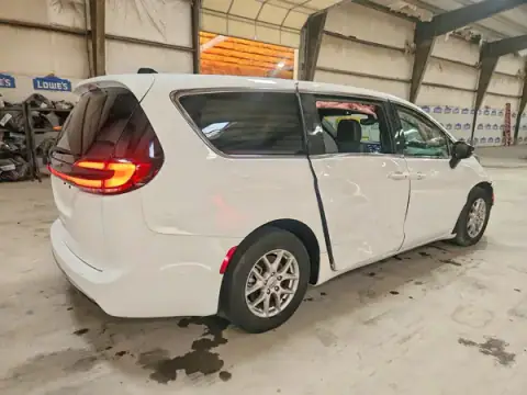 2C4RC1BG5SR553668 — 2025 Chrysler Pacifica, photo 3 from Copart 21.09.2026, Side