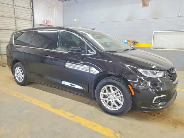 2C4RC1BG5SR578652 — 2025 Chrysler Pacifica, photo 4 from Copart 20.10.2026, Minor dents and scratches