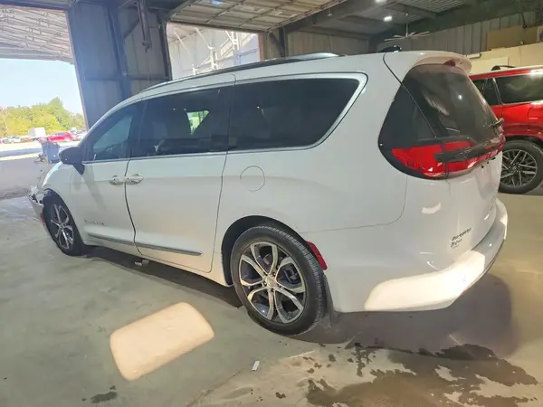2C4RC1PG7TR171846 — 2026 Chrysler Pacifica, photo 2 from Copart, Front end