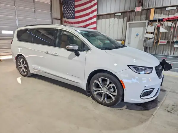 2C4RC1PG7TR171846 — 2026 Chrysler Pacifica, photo 4 from Copart, Front end