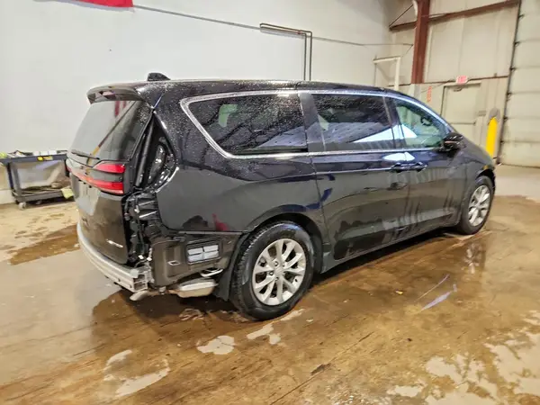 2C4RC1GG1TR250168 — 2026 Chrysler Pacifica, photo 3 from Copart 30.09.2026, Front end