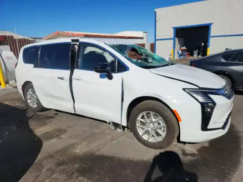 2C4RC1BG4VR595205 — 2027 Chrysler Pacifica, photo 4 from Copart 21.10.2026, Side